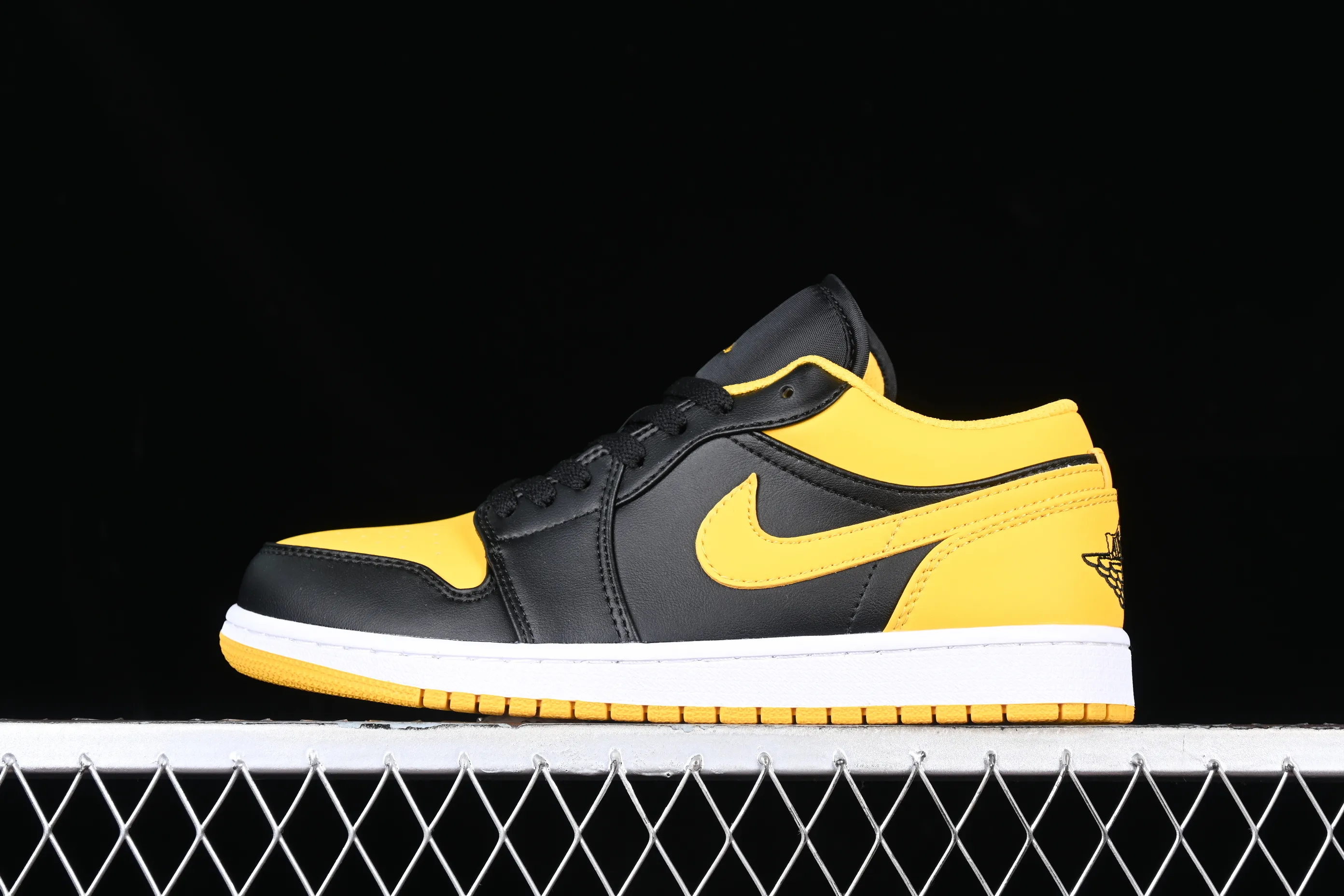 All categories Air Jordan Jordan series basketball shoes Air Jordan 1 Low Z version Air Jordan 1 Low OG "Yellow Ocher" AJ1 Joe 1 black and yellow low-top cultural casual sneakers 553558-072